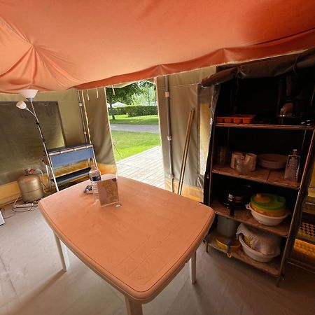 Camping De มงต์ลุยส์-ซูร์-ลัวร์ ภายนอก รูปภาพ