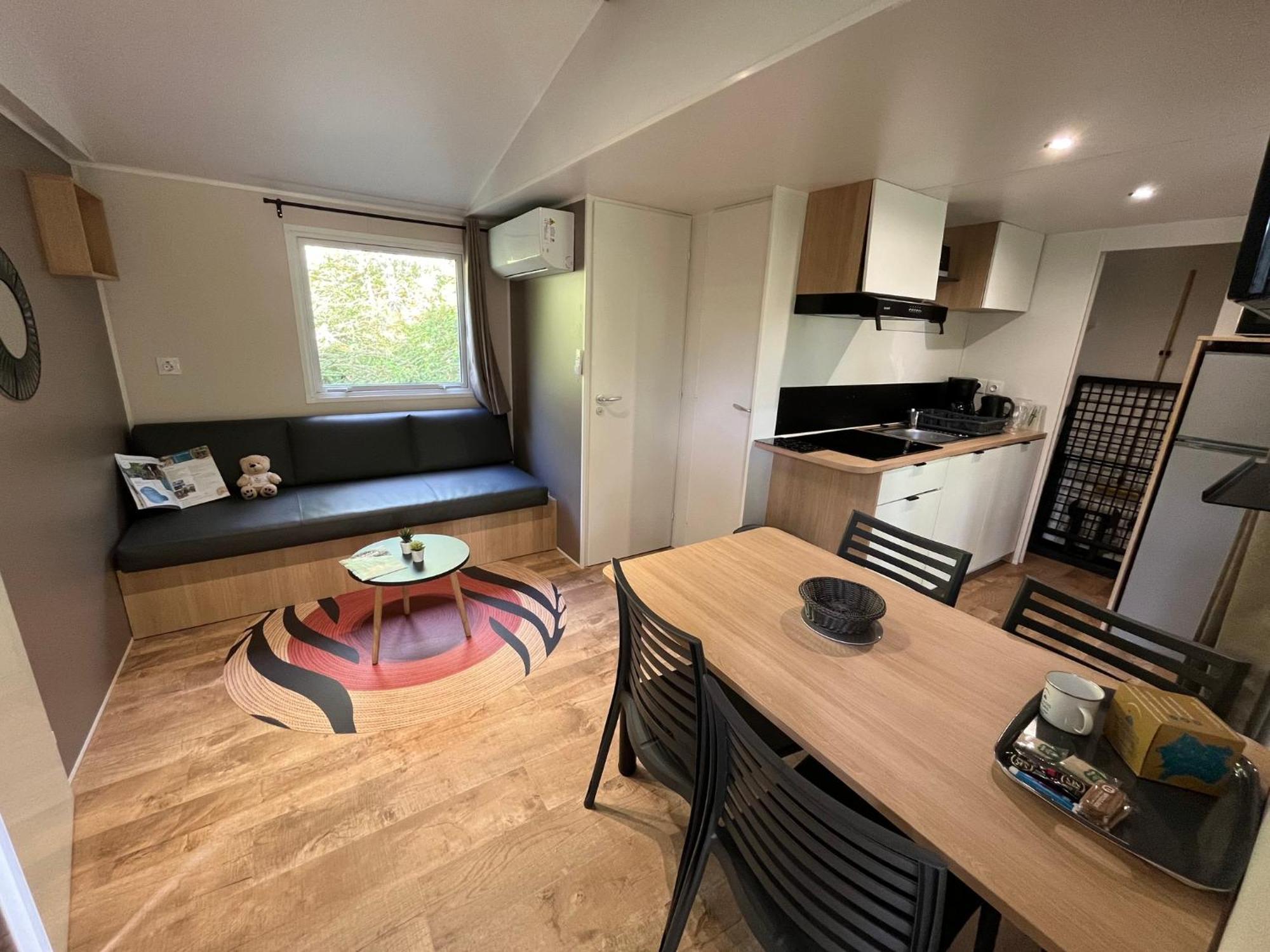 Camping De มงต์ลุยส์-ซูร์-ลัวร์ ภายนอก รูปภาพ