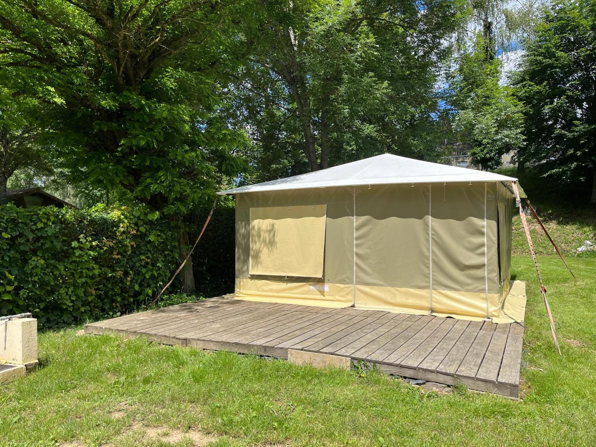 Camping De มงต์ลุยส์-ซูร์-ลัวร์ ภายนอก รูปภาพ